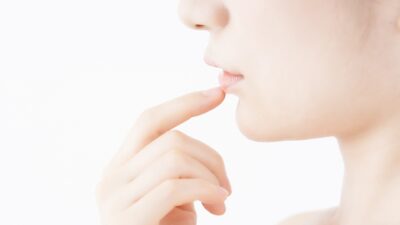 便秘は食事や栄養が関係しますか？