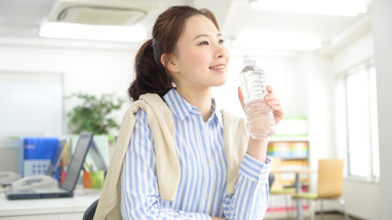こまめな水分補給でスッキリ便秘解消