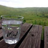 ミネラルウォーターの原材料ってなに？