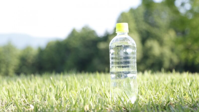 ミネラルウォーターでむくみは解消できるの？