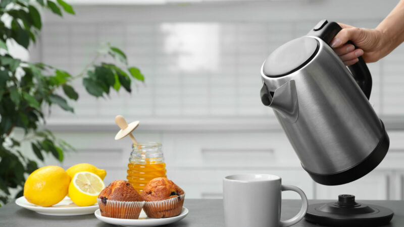 【保存版】電気ケトルやポットでミネラルウォーターを沸かしても大丈夫？