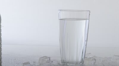 ミネラルウォーターには大腸菌群が含まれるの？