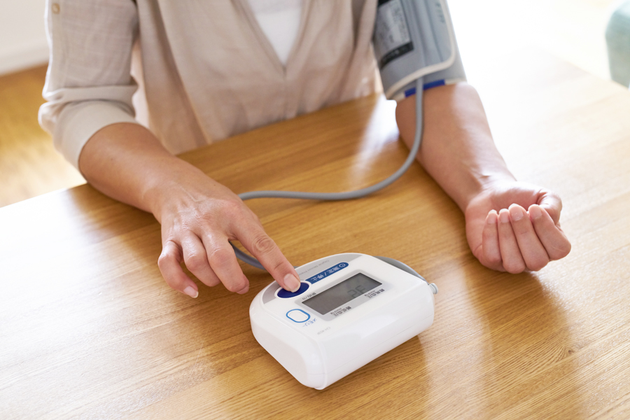 ダイエットでとる水分は、血圧が上がるのを予防するのに効果的です