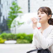 ダイエット中の間食って水分で我慢できる？