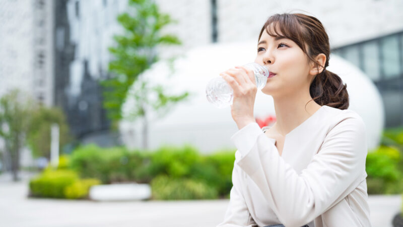 ダイエット中の間食って水分で我慢できる？