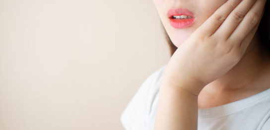 ダイエットで顔が浮腫むのは水分の影響？