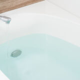 お風呂に浸かるだけで、むくみ解消できる？