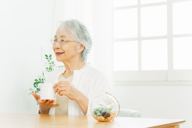 【保存版】高齢者の水分補給のタイミングはいつ？