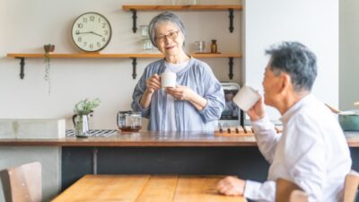 【保存版】高齢者の水分摂取量の目安とは？