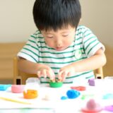 【保存版】子供の水分補給に必要な量は？