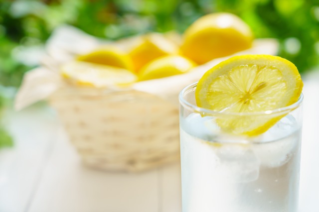 【保存版】レモン水を飲む効果・メリットとは？