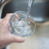 【保存版】ウォーターサーバーに水抜きは必要？水抜き方法や注意点は？