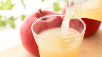 赤ちゃんにジュースは与えてよい？種類の違いと注意点