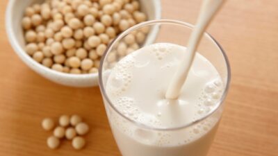 1歳に豆乳は飲ませていい？いつからOK？考え方と注意点を解説