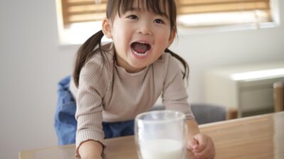 1歳の牛乳は必要？代わりになる飲み物と注意点