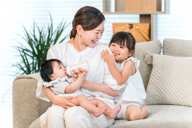 赤ちゃんの水は何が安全？水道水・湯冷まし・調乳をまとめて解説
